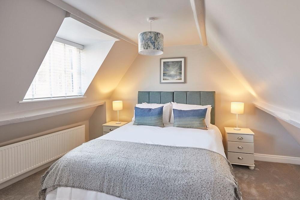 Host Stay Jet Cottage