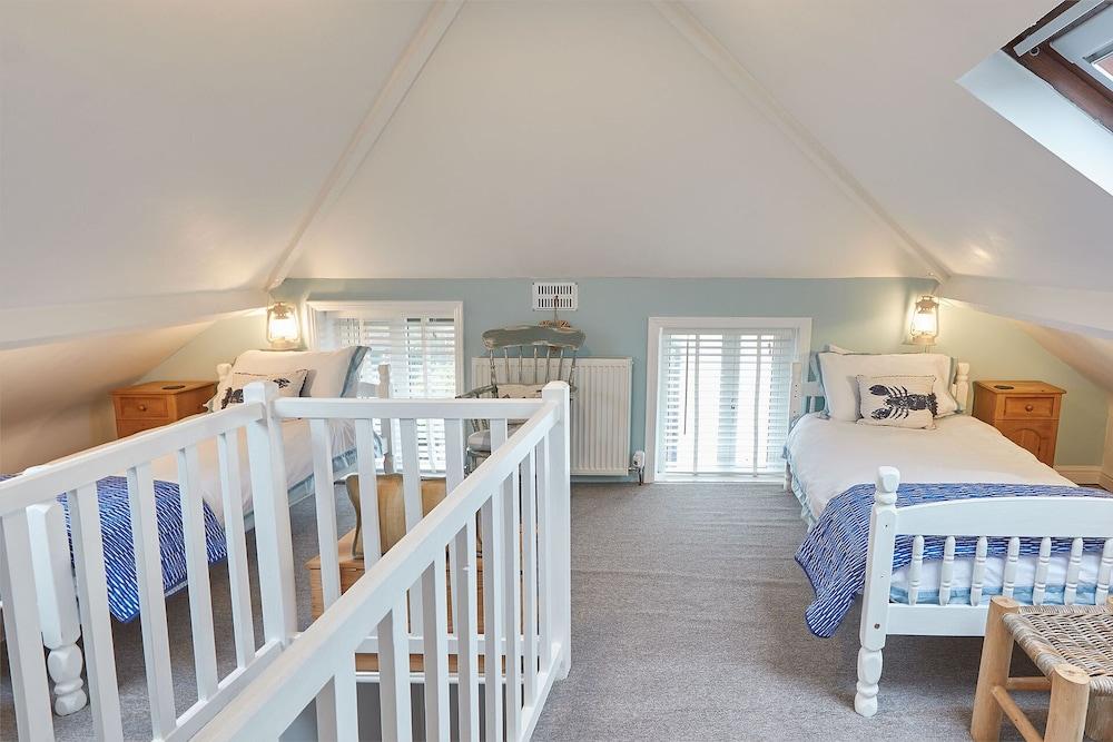 Host Stay Tenby Cottage