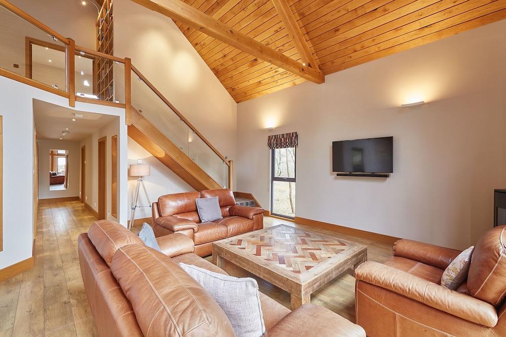 Host Stay Shunner Howe Lodge