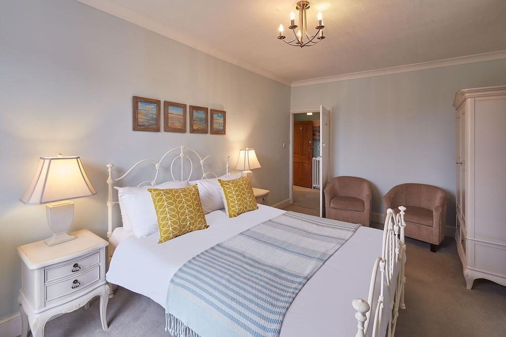 Host Stay Austen House