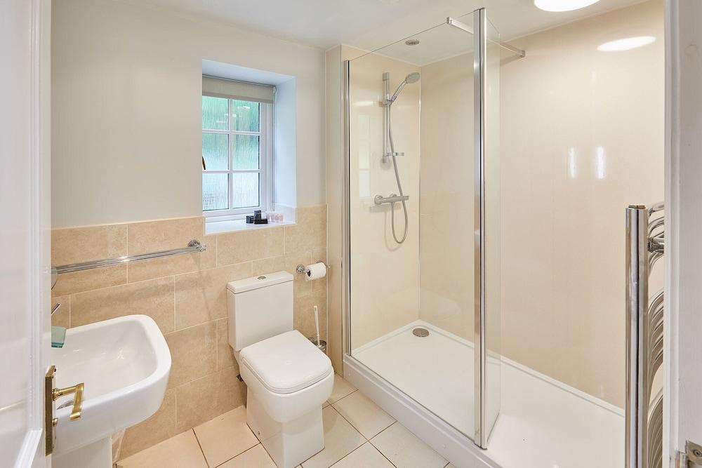 Host Stay Heron Cottage