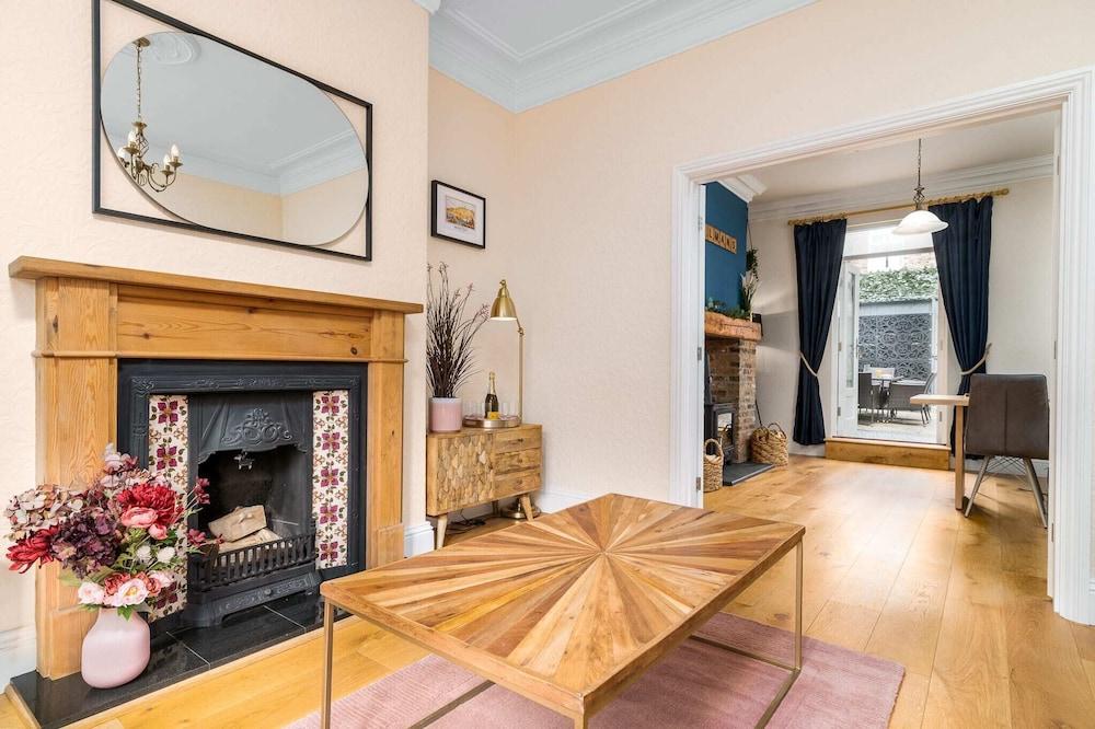 Host Stay Railman s Rest