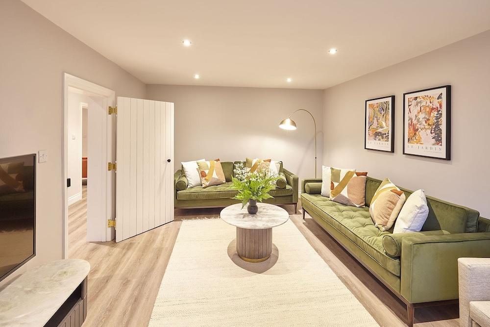 Host Stay Graham House