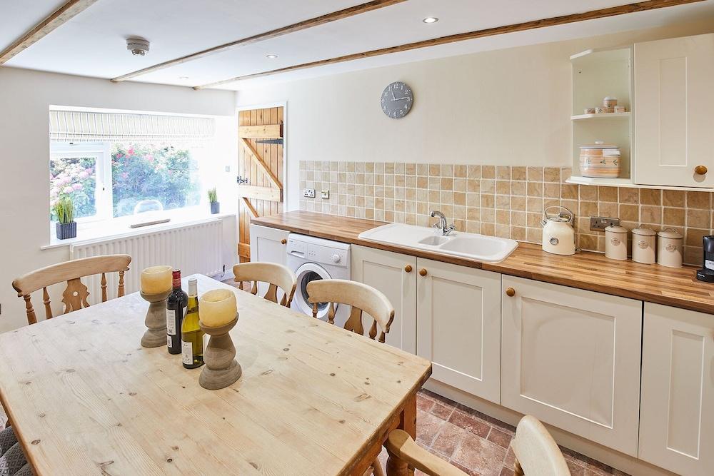 Host Stay Eden Cottage