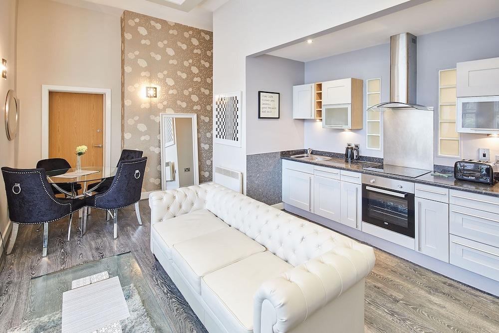 Host Stay Three Bays