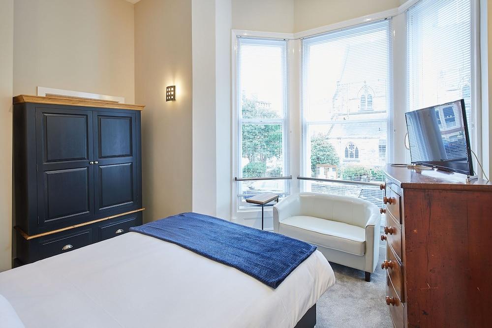 Host Stay Three Bays