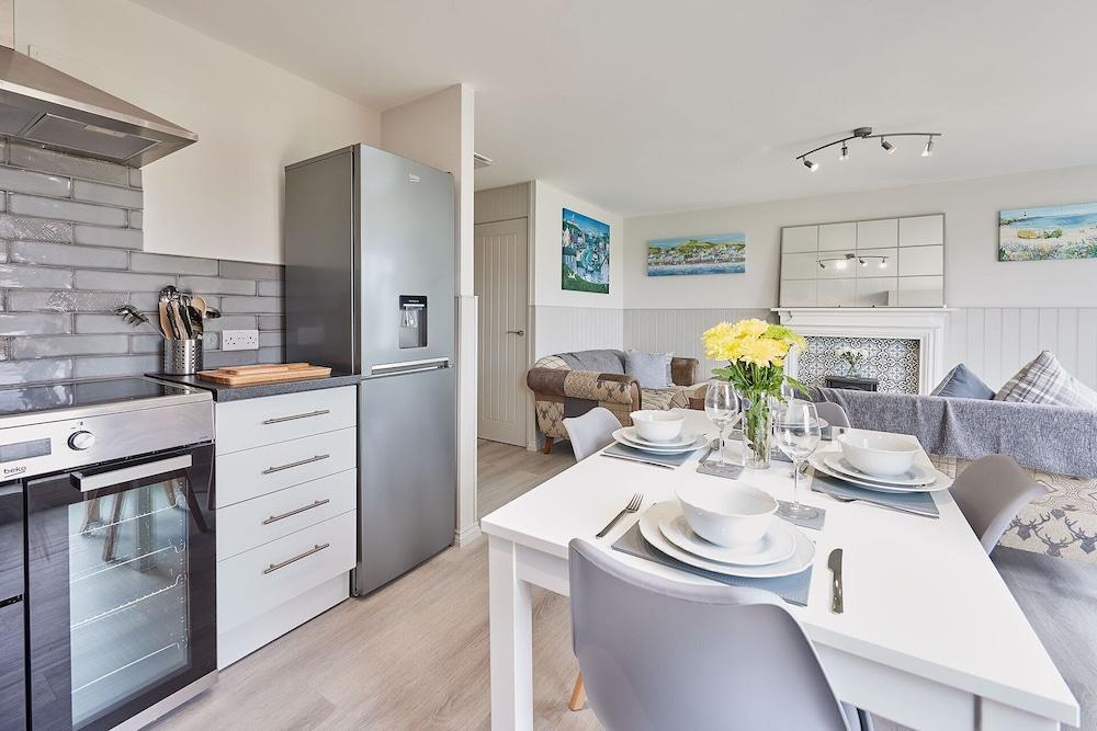 Host Stay Robin s Nest