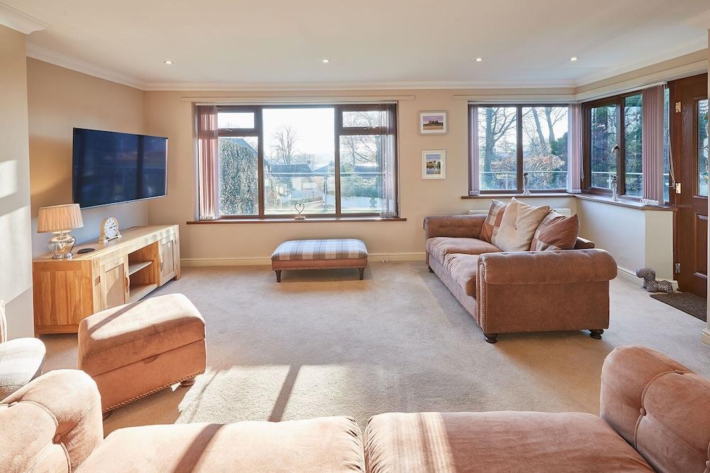 Host Stay The Chimneys