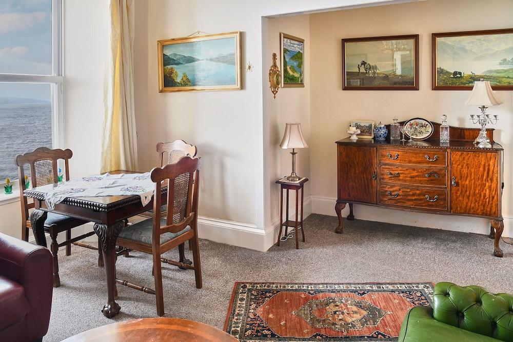 Host Stay Freshwater River View