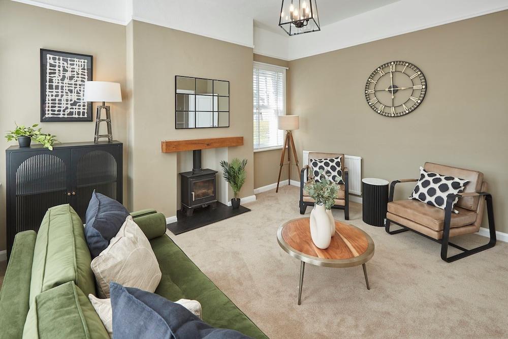 Host Stay Roslyn House