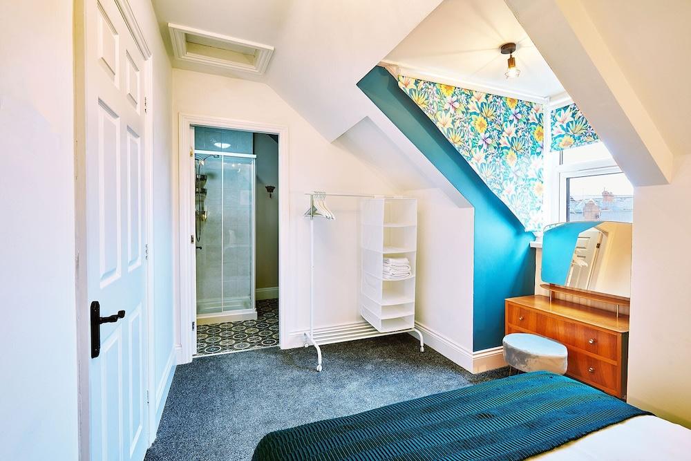 Host Stay North Parade Apartment