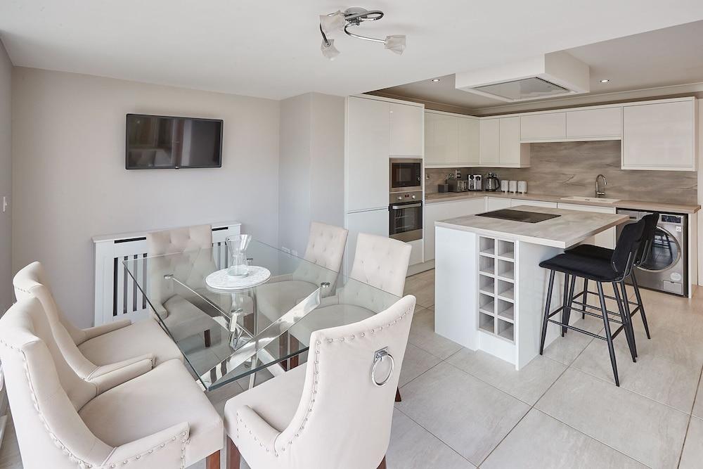 Host Stay Aidan Gardens