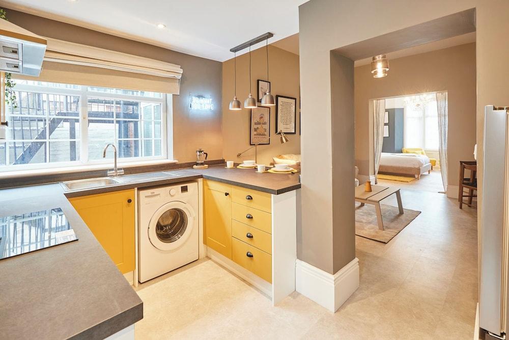 Host Stay Northville Arrifana