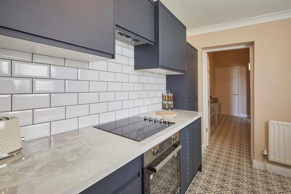 Host Stay Sand Dancers Stay