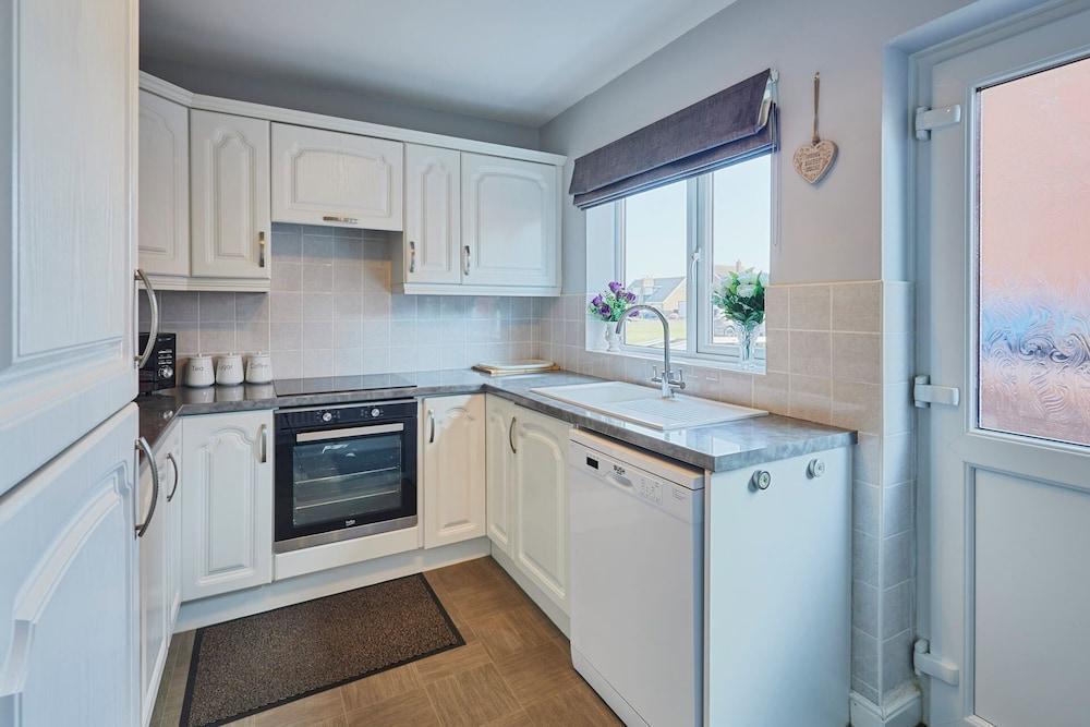 Host Stay White Rose