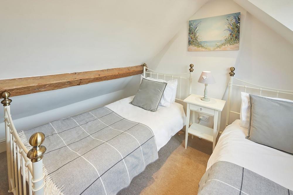 Host Stay Rose Cottage Pickering