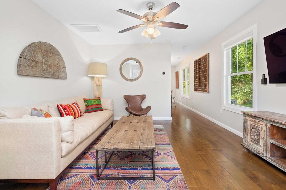 Cherry Blossom by Avantstay 6 Min to Downtown