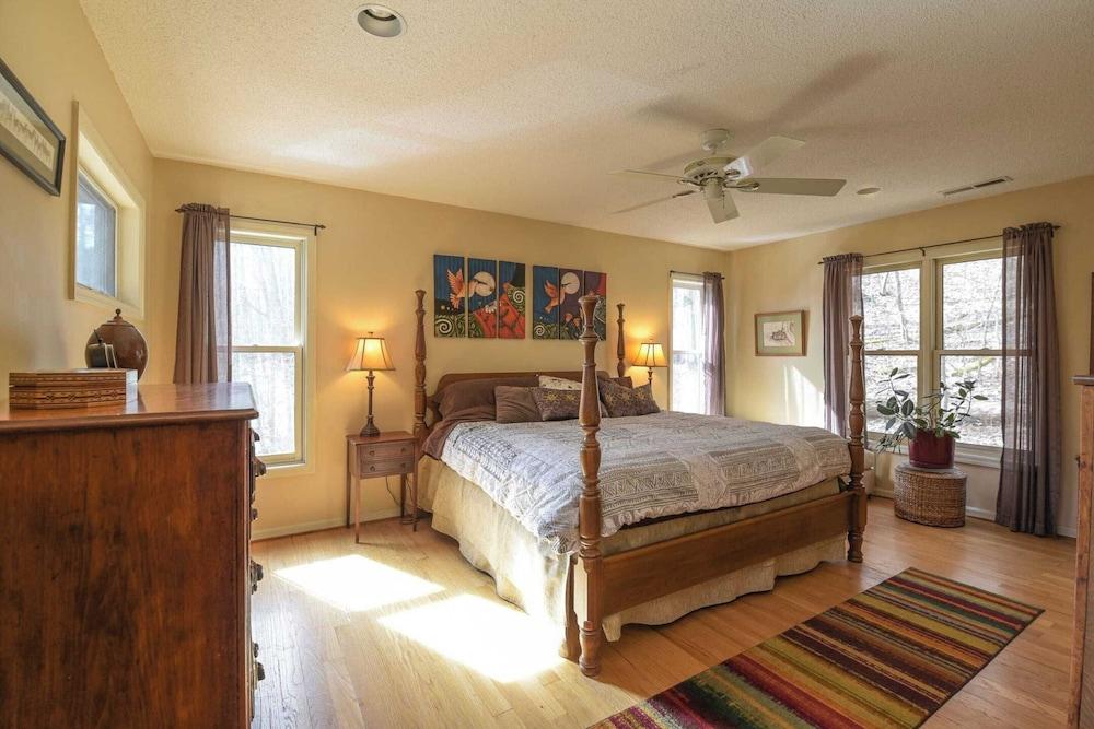 Creekside Mountain by Avantstay Private Sauna