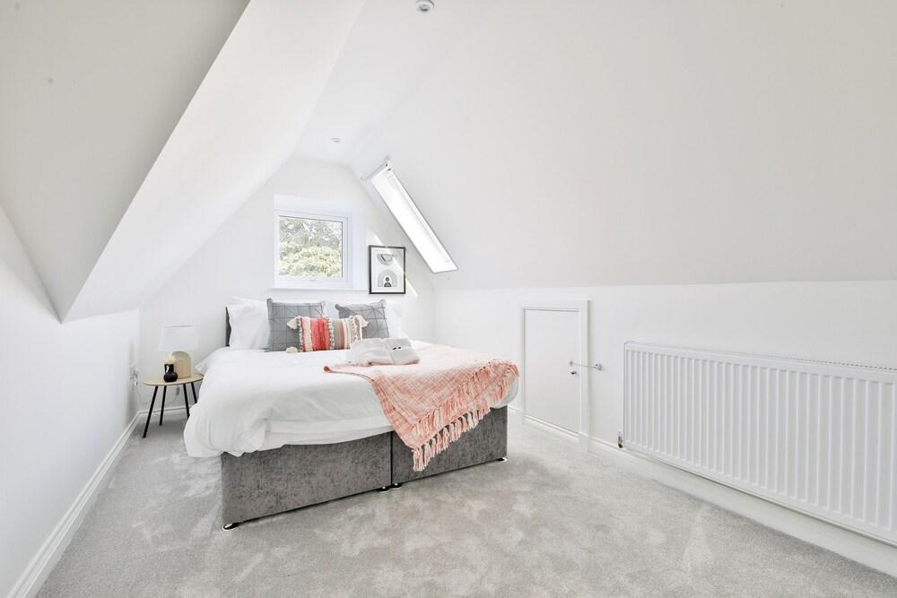 Spacious Apartments with Private Parking