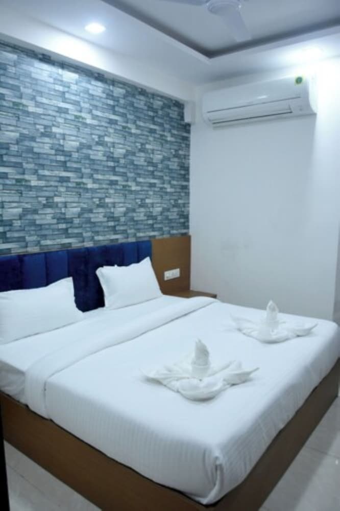 Goroomgo Ganga Amrit Haridwar