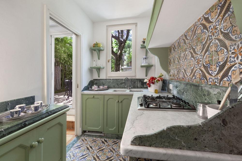 Estate4home - Villa Le Camelie