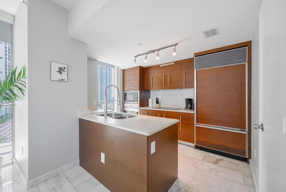 Luxurious apt At Icon W Lux Brickell