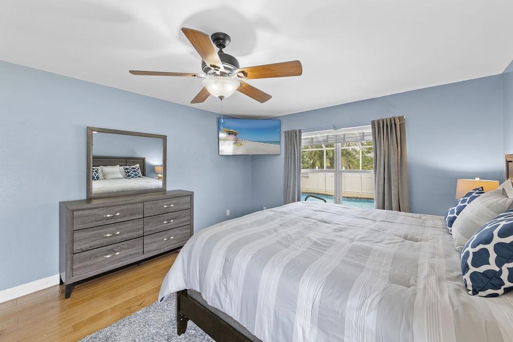 Whispering Palms Villa