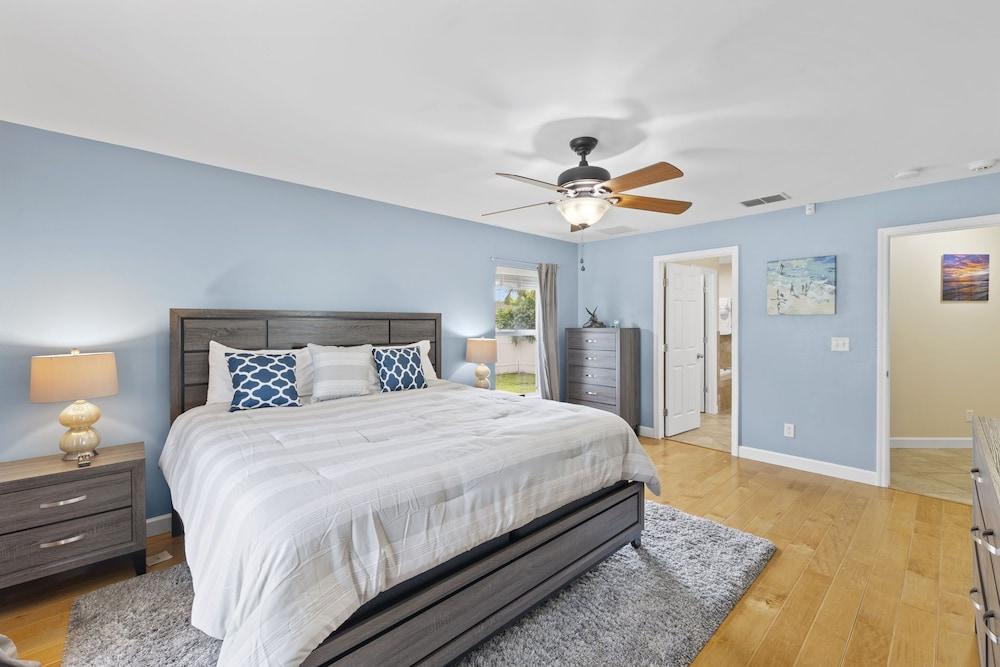 Whispering Palms Villa