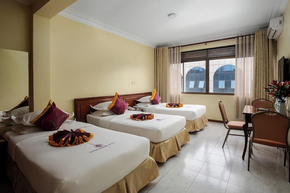 Holiday Express Hotel