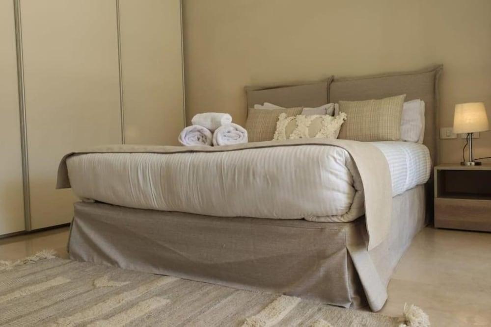 Mangroovy Magic PoolView 1BR in Beachfront Complex