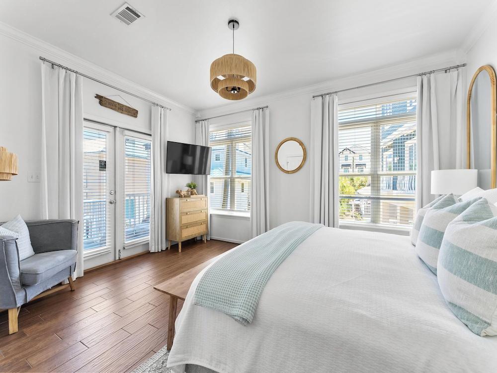 Low Cay by Southern Vacation Rentals