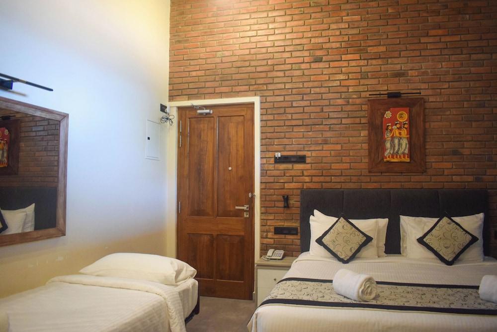 Abhaya Mandapa Hotel