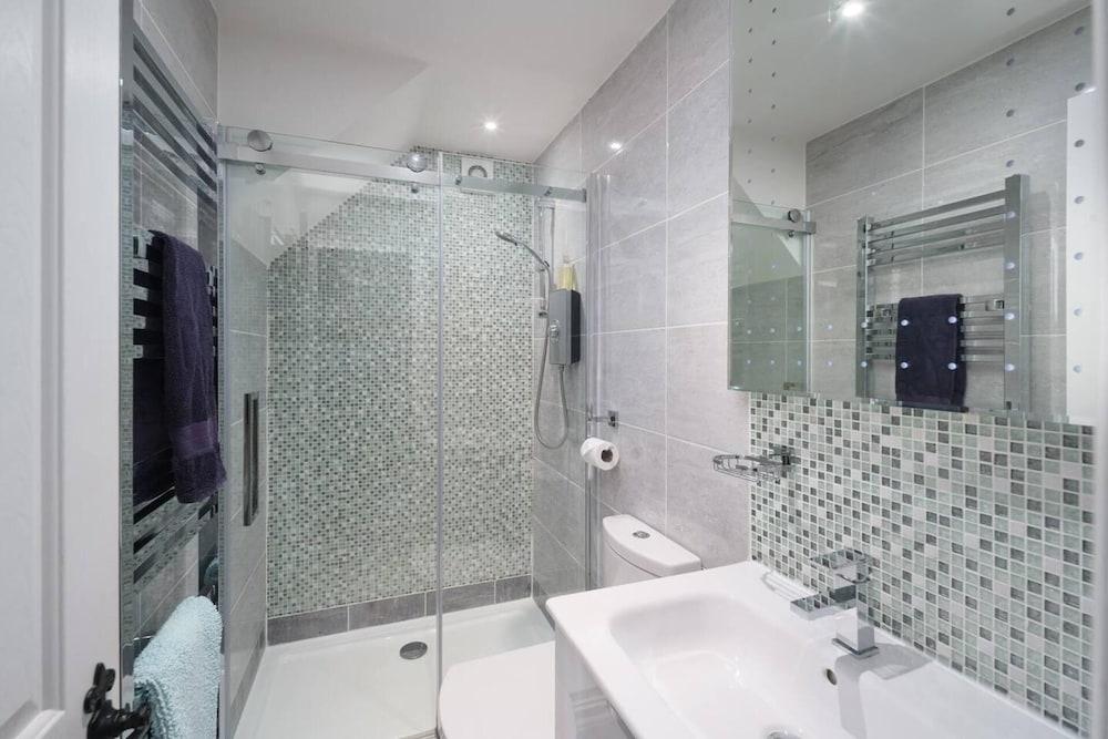 Impeccable 3 bed 2 Bath Central Cowes Cottage