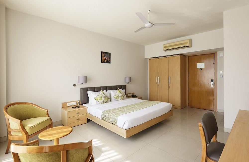 Monday Hotels Mahape