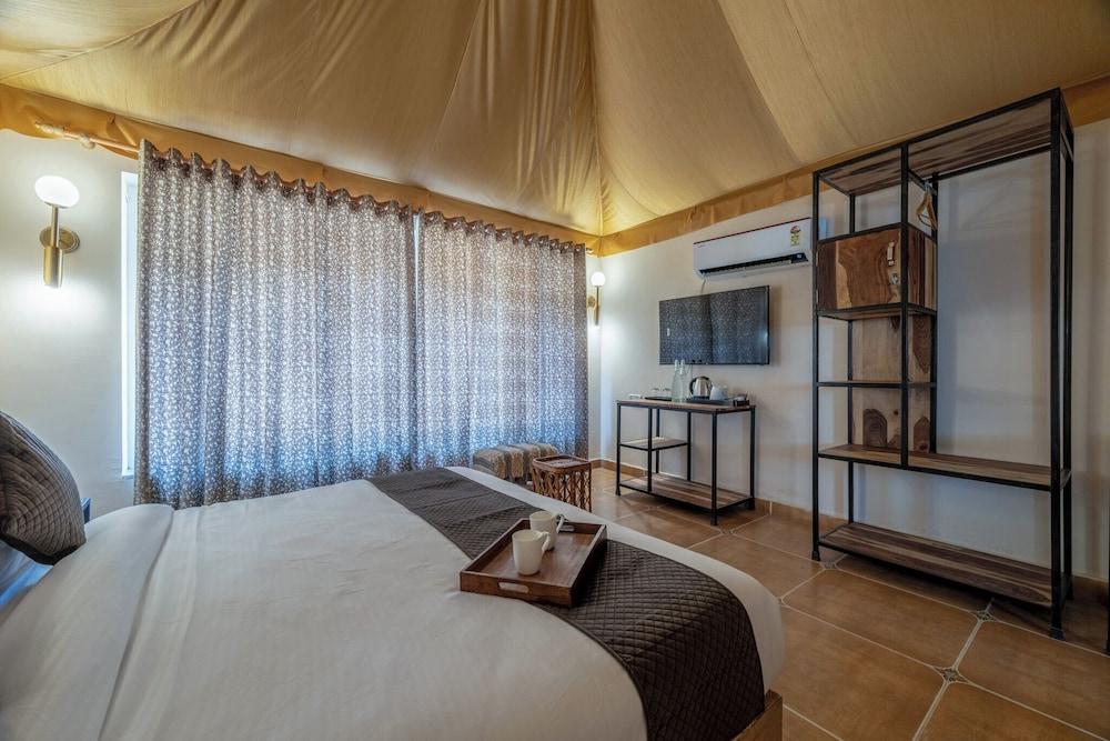 Valley By Grassfield