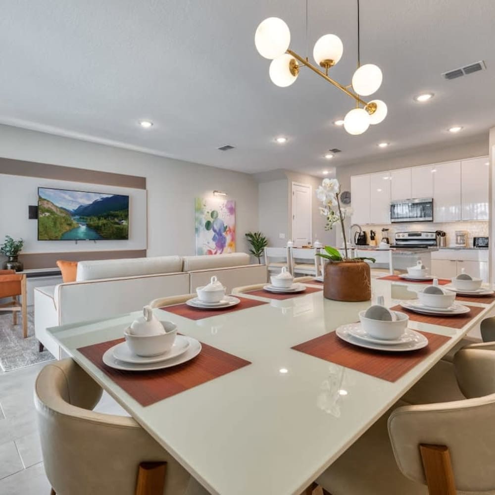 Super Spacious Near Disney With Private Pool