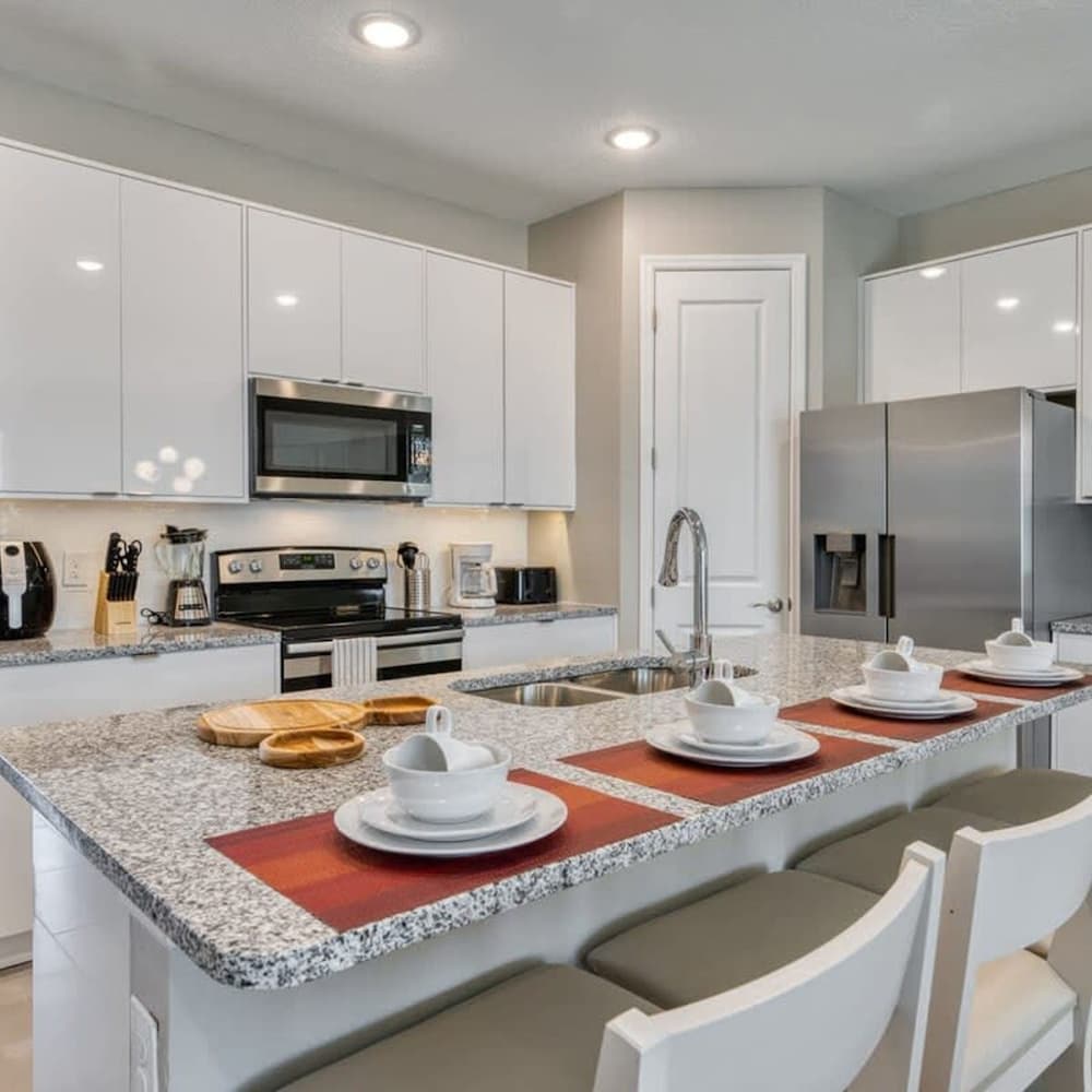 Super Spacious Near Disney With Private Pool