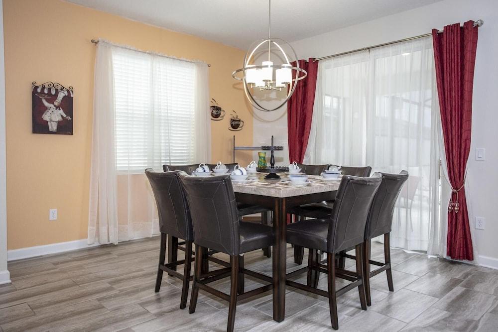 6BR Home Prime Location