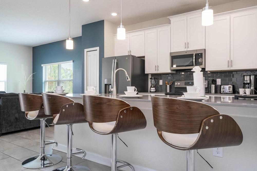 Cozy Getaways - Spacious Ideal Location