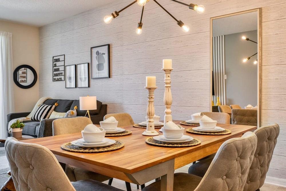 Modern Luxe Condo - Stunning Design