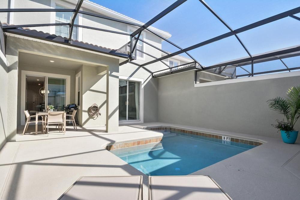 Gorgeous Home in Unbeatable Location