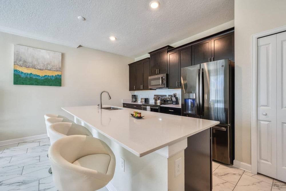 Tranquil Retreat - Serene Getaway