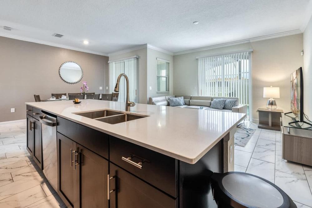 Tranquil Retreat - Serene Getaway