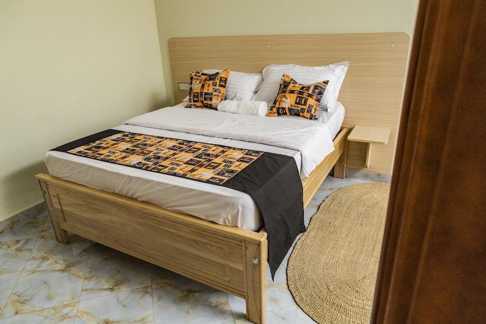 Triple Tee Gardens & Accomodation