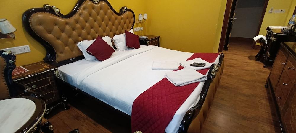 N k Grand Days hotel