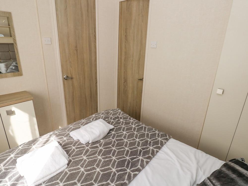 116 Woodpecker Lodge