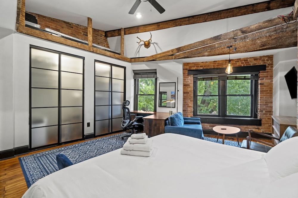 Spacious Massive Logan Circle DC Rowhouse