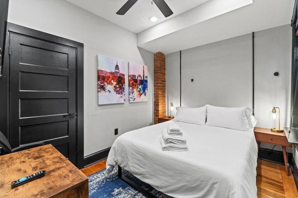 Spacious Historic Retreat - Logan Circle Rowhouse