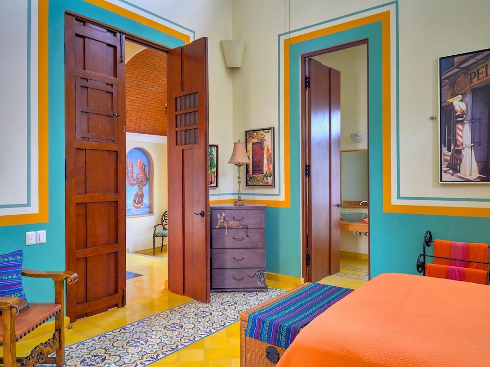 Casa Oasis Guest House and Spa