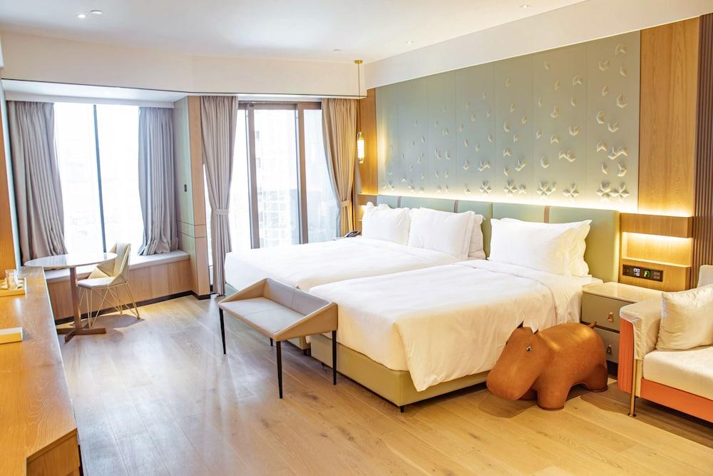 YOHO Treasure Island Hotel